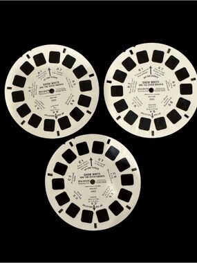 View Master Disney’s Snow White and the Seven Dwarves Set 3002
3D Reels 1980